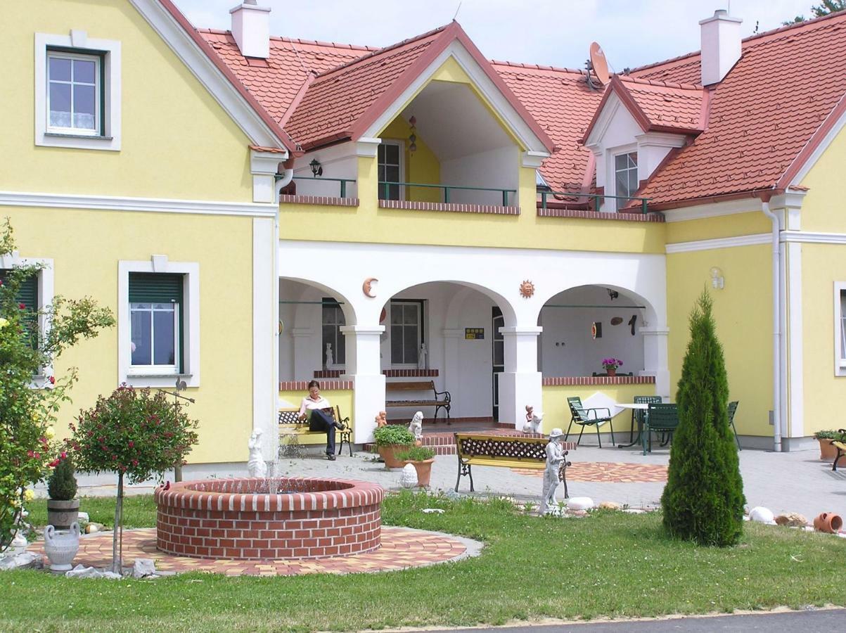 Arkadenhof Flasch Worterberg Екстериор снимка