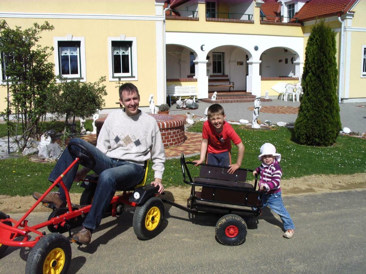 Arkadenhof Flasch Worterberg Екстериор снимка